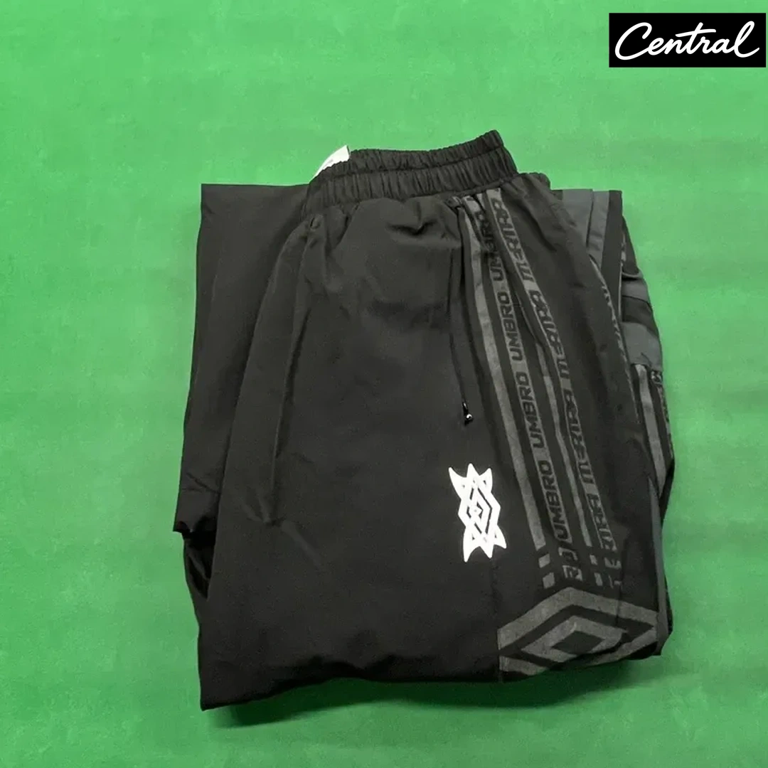 Mertra SweatPants - black