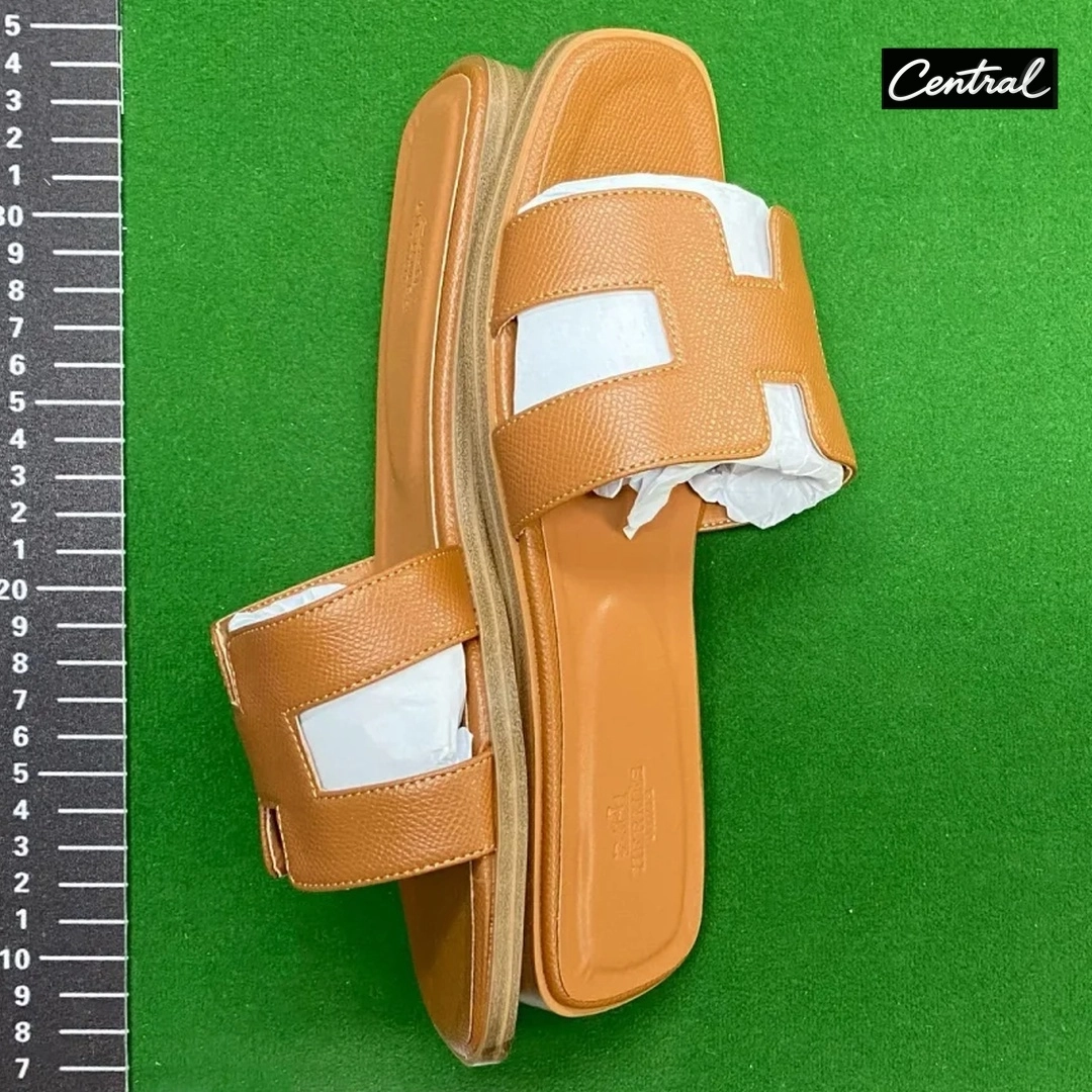 Hermès Oran Sandal - Palm print golden brown