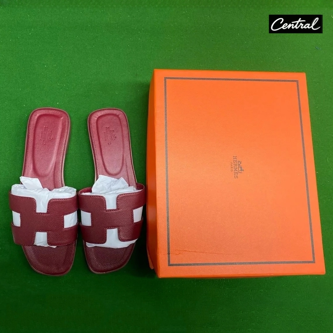 Hermès Oran Sandal - Palm print burgundy