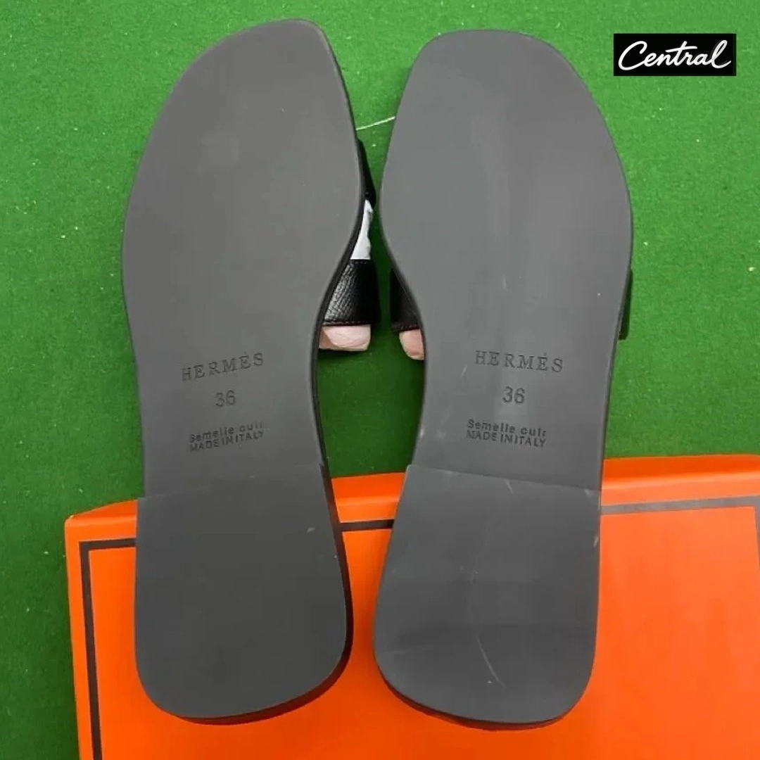 Hermès Oran Sandal - Palm prints all black