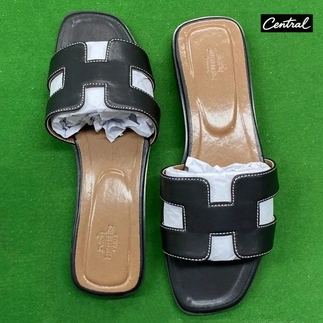 Hermès Oran Sandal - Sheep pattern classic black