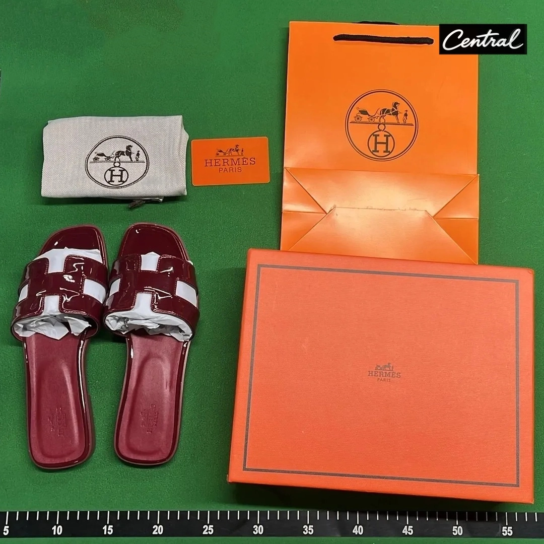 Hermès Oran Sandal - Patent leather burgundy